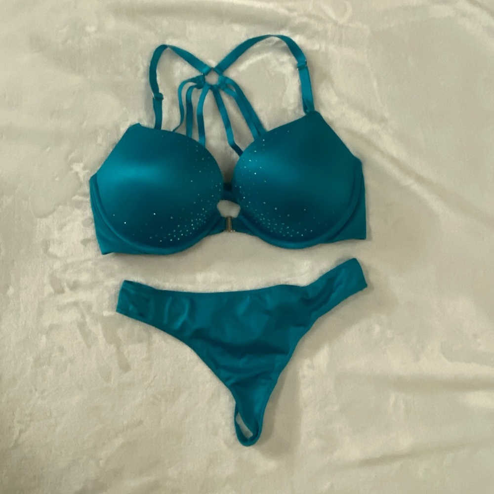 34D, S Victoria’s Secret set